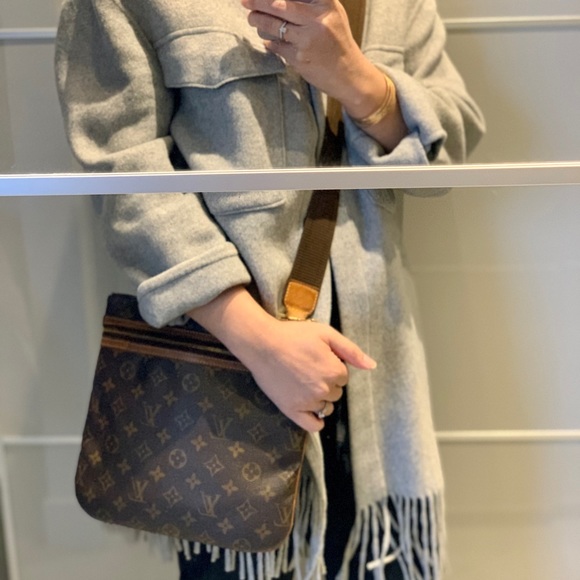 Authentic Monogram Louis Vuitton Bosphore bag - Picture 2 of 4